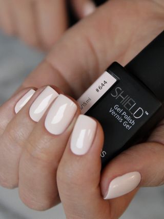 Zastavte se na chvíli a dopřejte si klid, který vychází zevnitř.🌸 Tento jemný odstín #644 Resilience je inspirován...